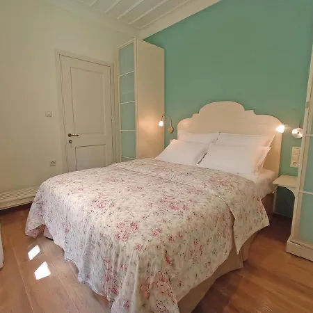 1930 Townhouse Kavála